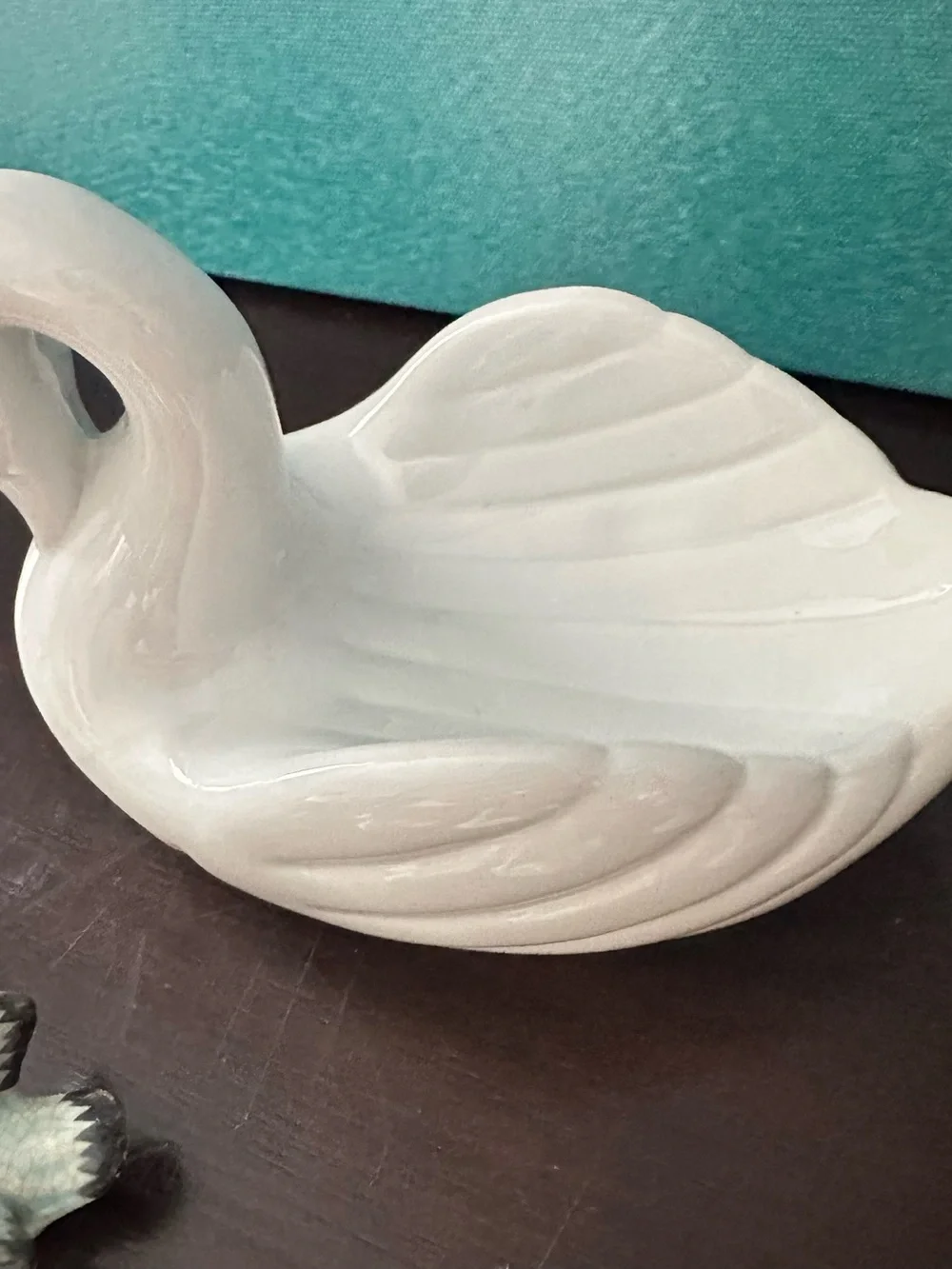 White Ceramic Swan Bar soap holder with Miniature Duck Figurines